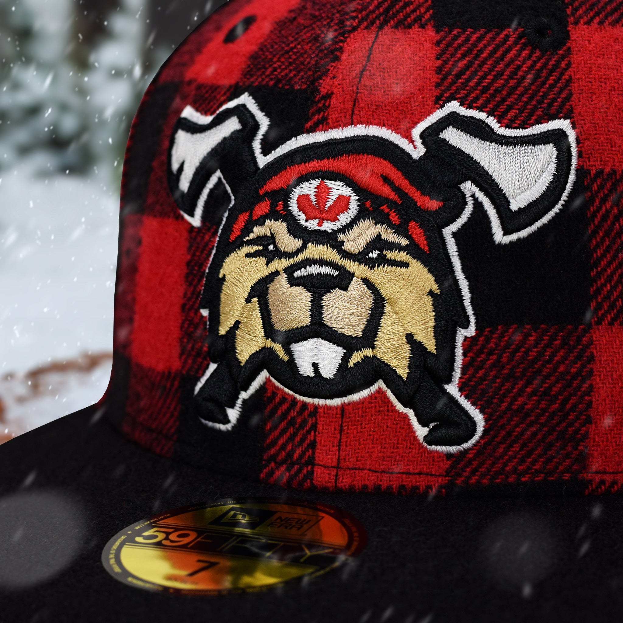 Beaverjax Double Axes - Red Buffalo Plaid & Black New Era 59Fifty - Close Up